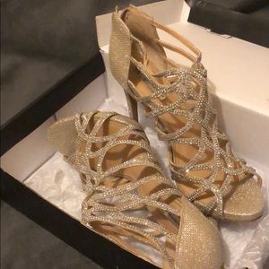 I.N.C champagne gold heels size 9.5